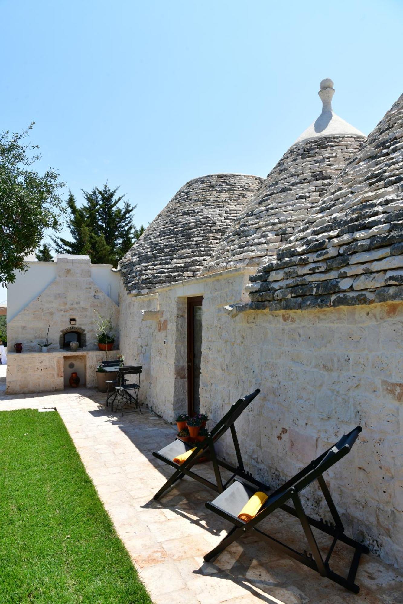 Lamarossa Trulli & Suites Antonelli Esterno foto