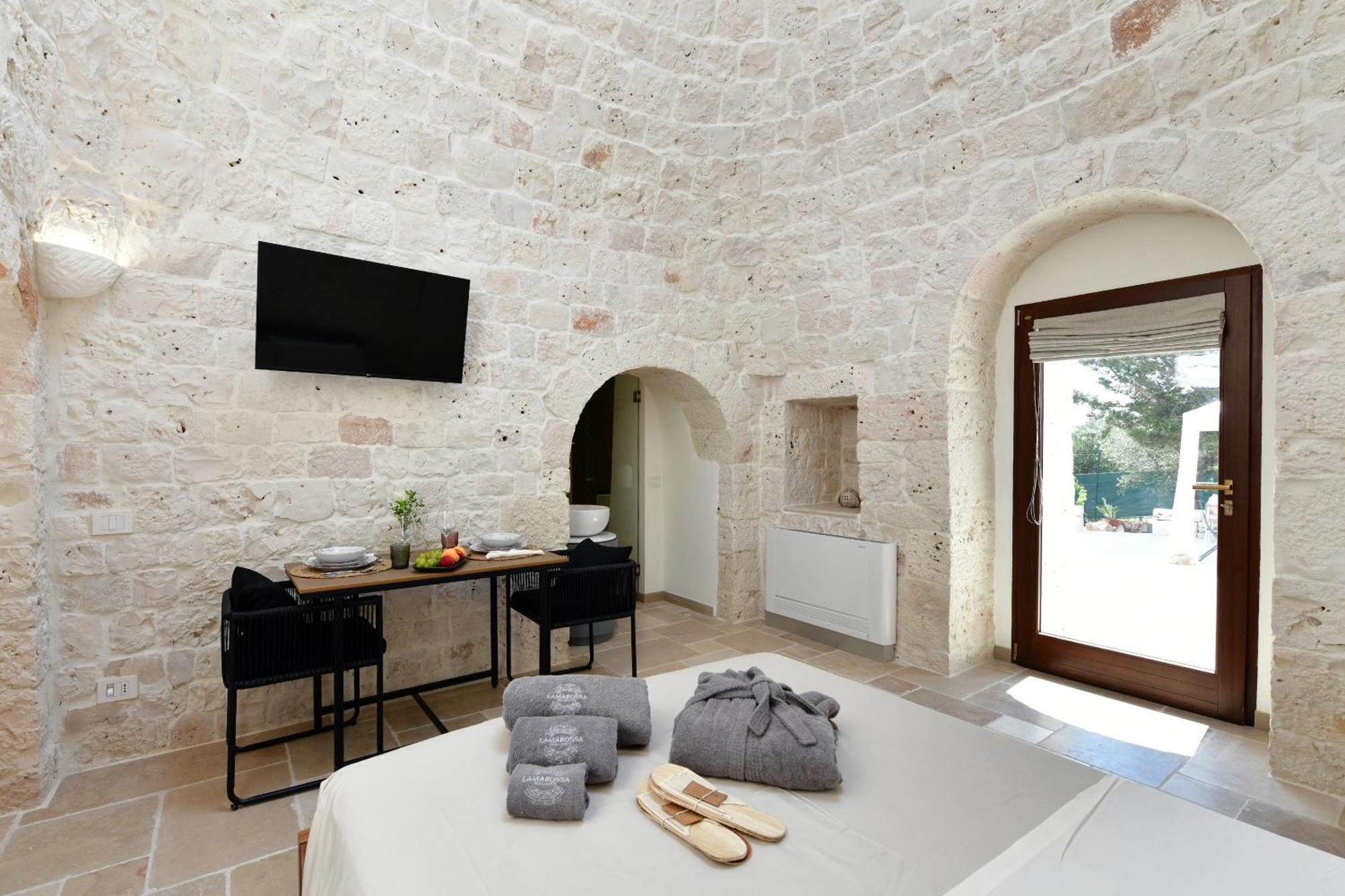 Lamarossa Trulli & Suites Antonelli Esterno foto