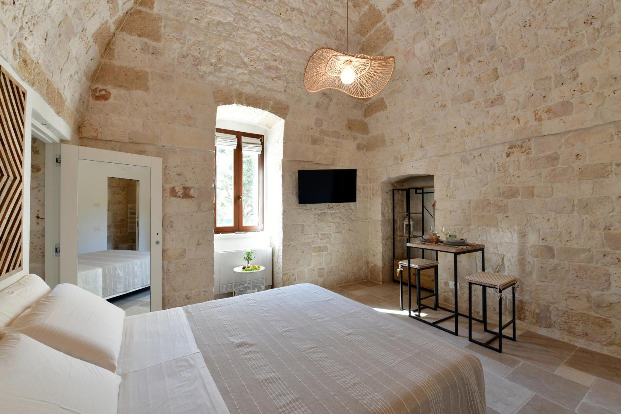 Lamarossa Trulli & Suites Antonelli Esterno foto