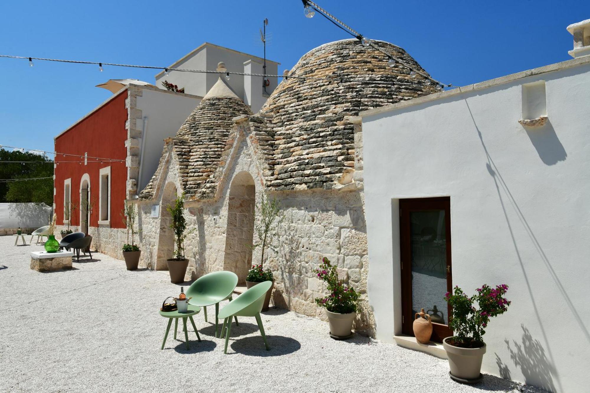 Lamarossa Trulli & Suites Antonelli Esterno foto