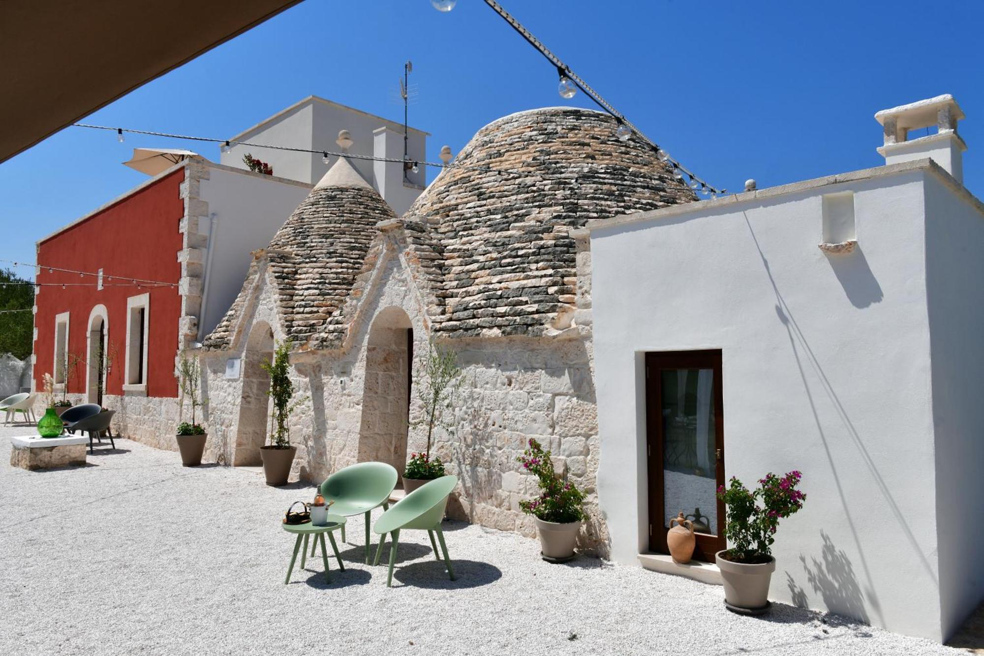 Lamarossa Trulli & Suites Antonelli Esterno foto